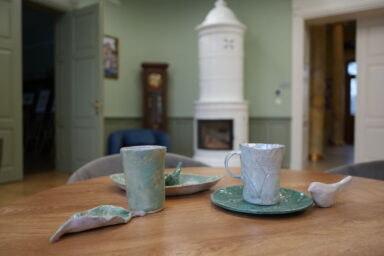 Ceramika w Sali Kominkowej Pałacu